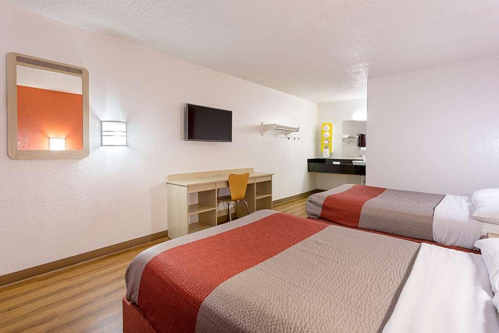 Motel 6 Baton Rouge Southeast Prairieville Room photo