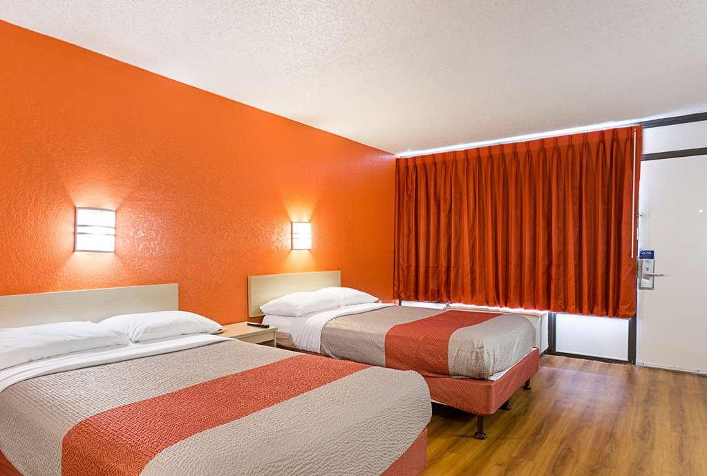 Motel 6 Baton Rouge Southeast Prairieville Room photo