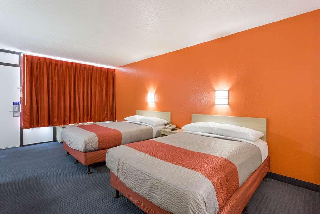 Motel 6 Baton Rouge Southeast Prairieville Room photo