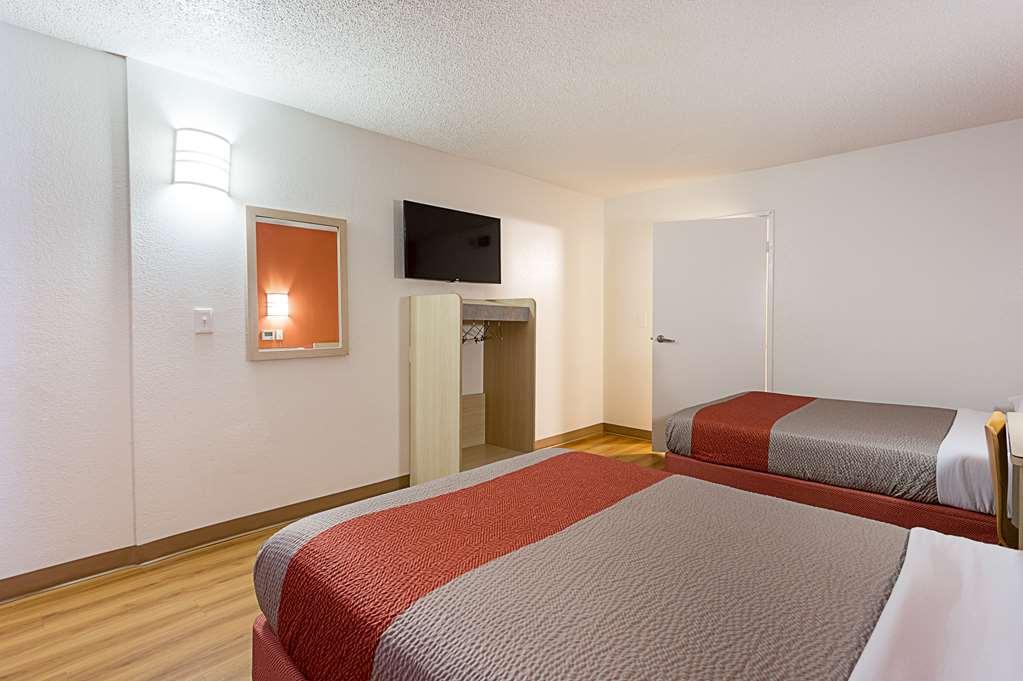 Motel 6 Baton Rouge Southeast Prairieville Room photo