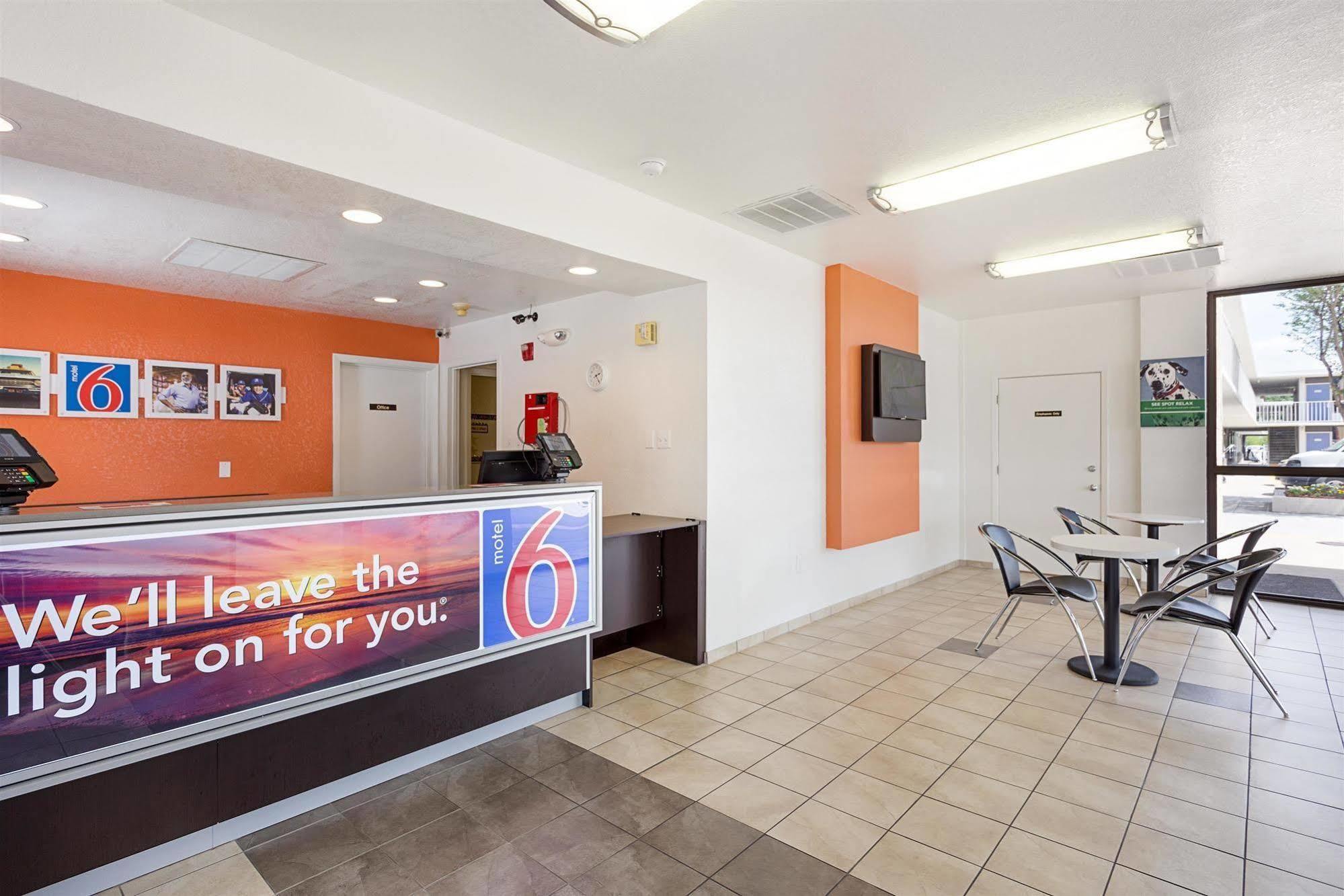 Motel 6 Baton Rouge Southeast Prairieville Exterior photo