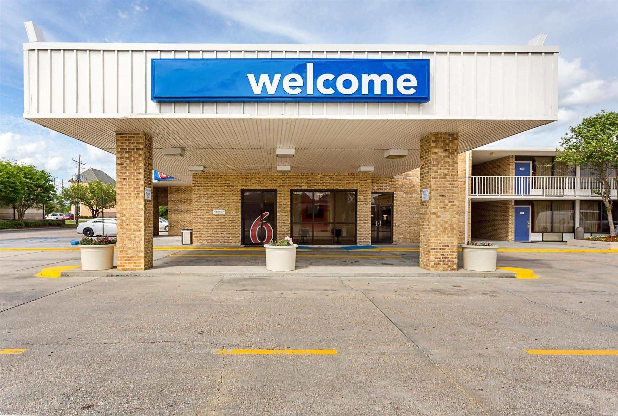 Motel 6 Baton Rouge Southeast Prairieville Exterior photo